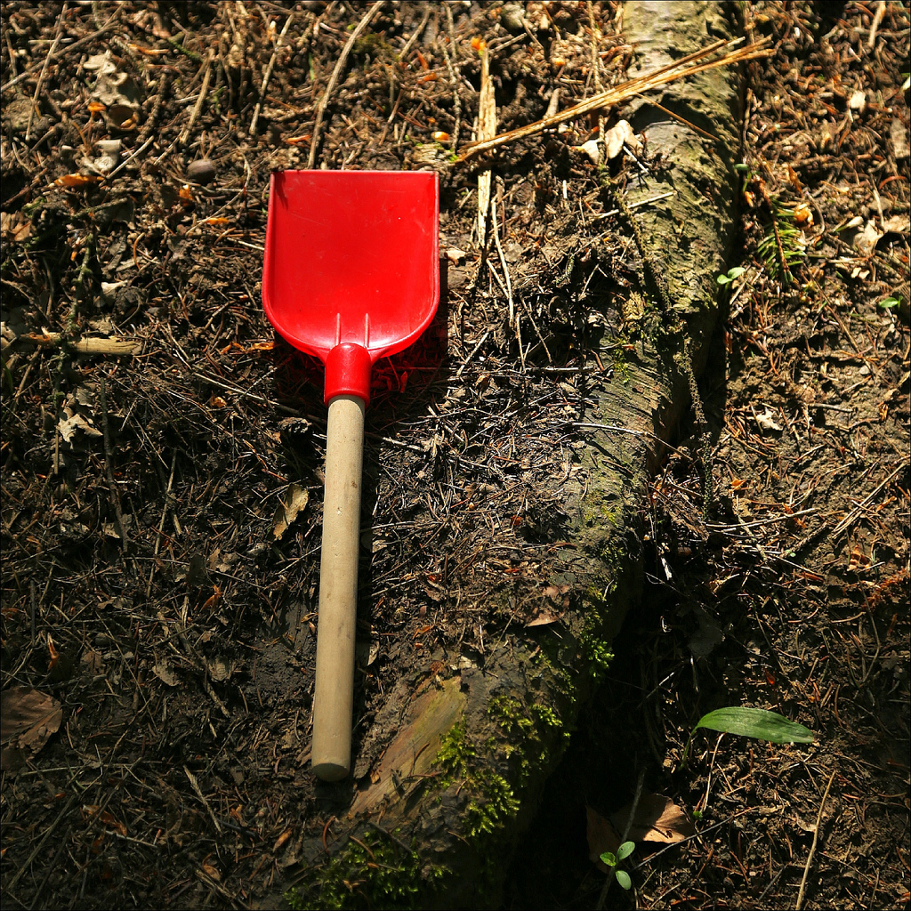 red shovel